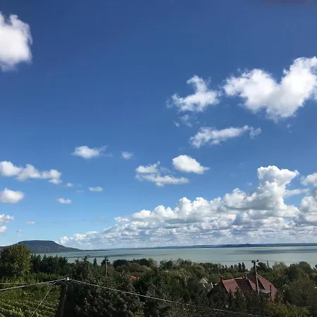 Tóranéző Ház Bed & Breakfast Balatongyörök