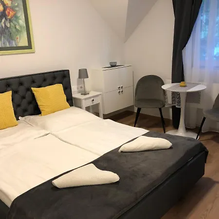 Tóranéző Ház Bed & Breakfast Balatongyörök