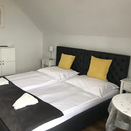 Toranezo Haz Балатондьёрёк