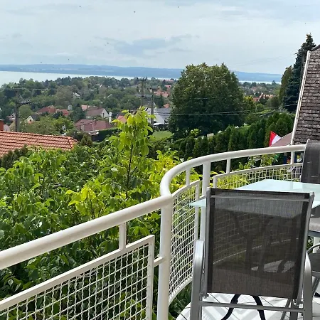 Bed & Breakfast Tóranéző Ház Balatongyörök