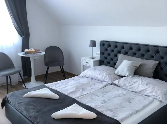 לינה וארוחת בוקר Toranezo Haz