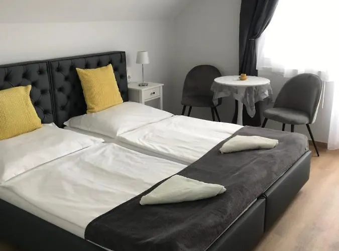 לינה וארוחת בוקר Toranezo Haz