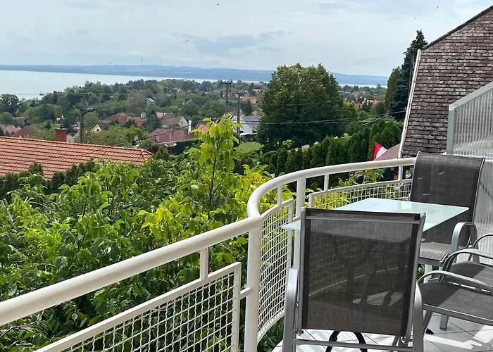 לינה וארוחת בוקר Toranezo Haz Balatongyörök